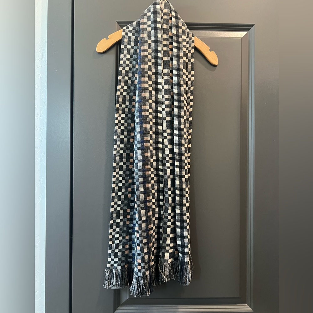 NWT Johnson & Murphy 100% Wool Scarf